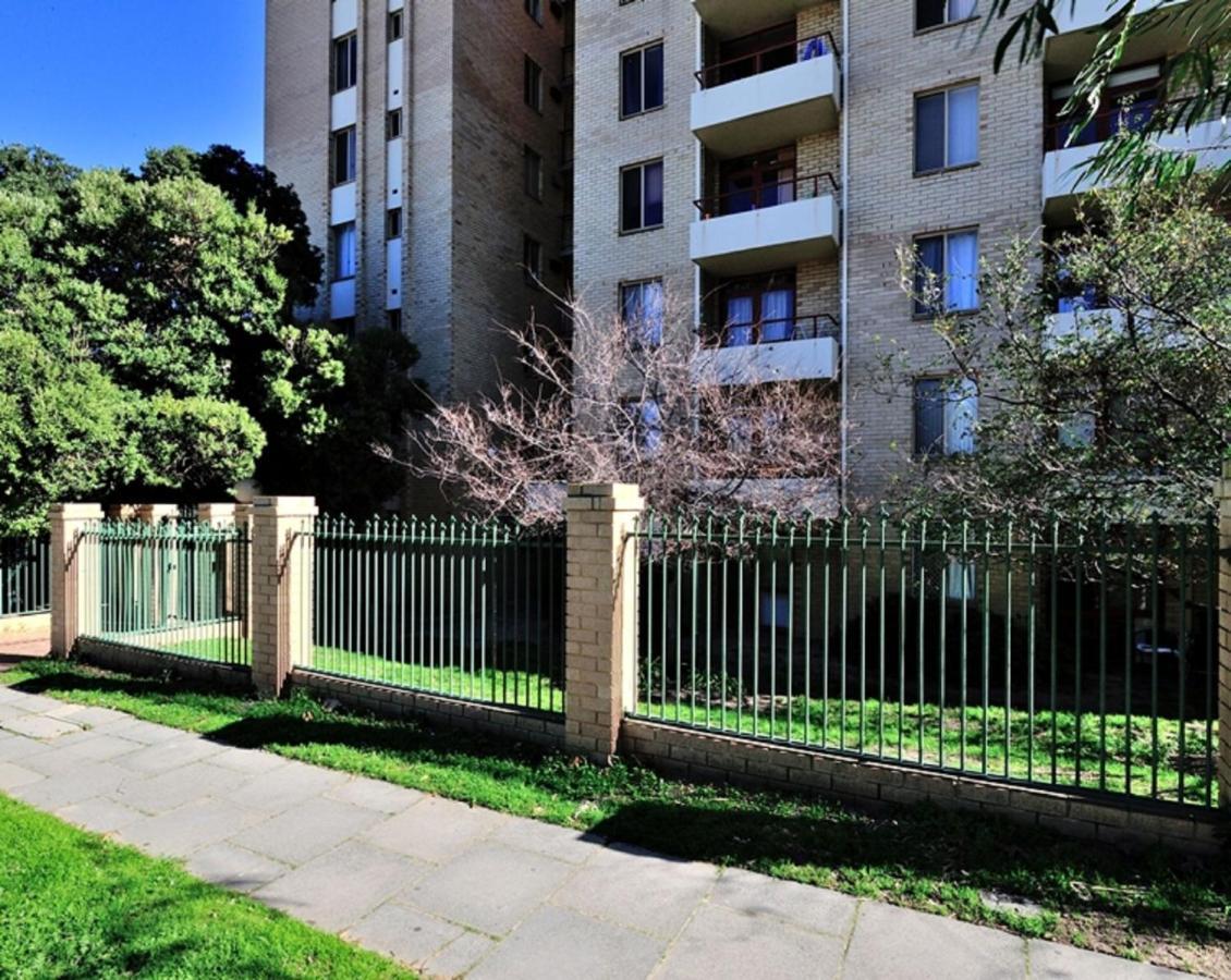 Sky High On Arundel - Central Fremantle Apartment 外观 照片